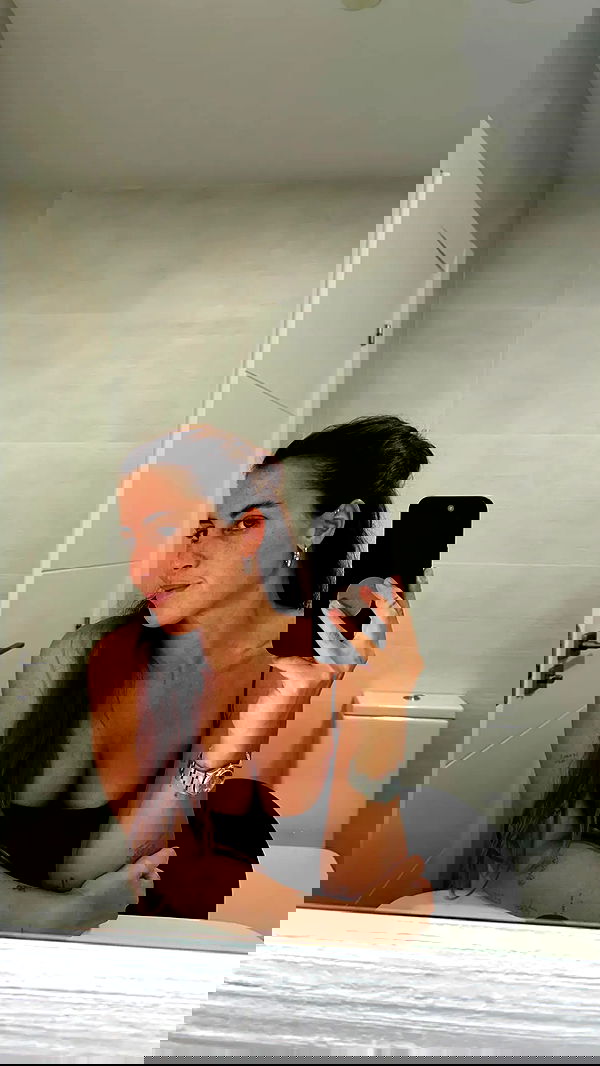 rebeccaschez rebeccaschez archive image