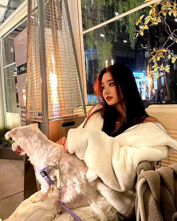dear.zia instagram image archive image