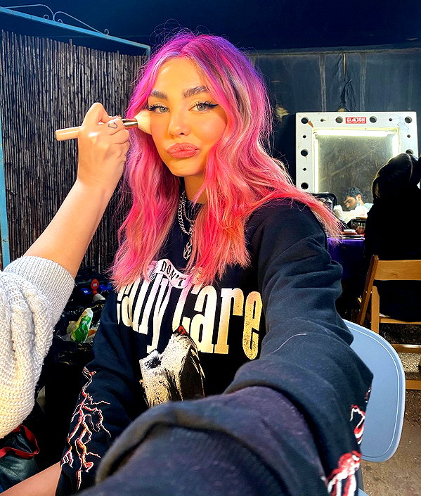 maya.keyy instagram image archive image