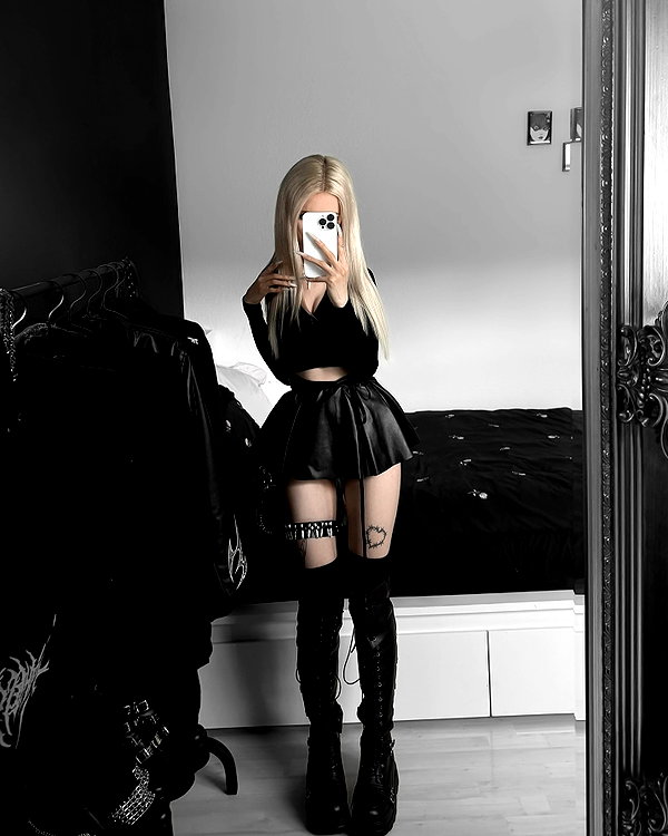 _lia.moon archive image