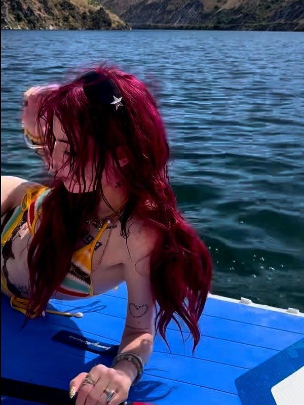 astarwbry_ instagram image archive image