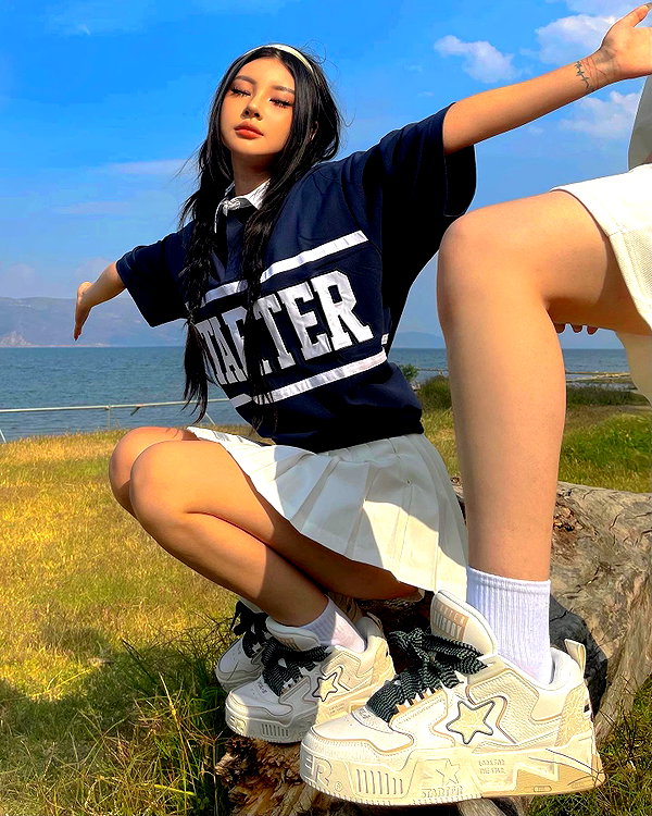 ll.lu1s instagram image archive image