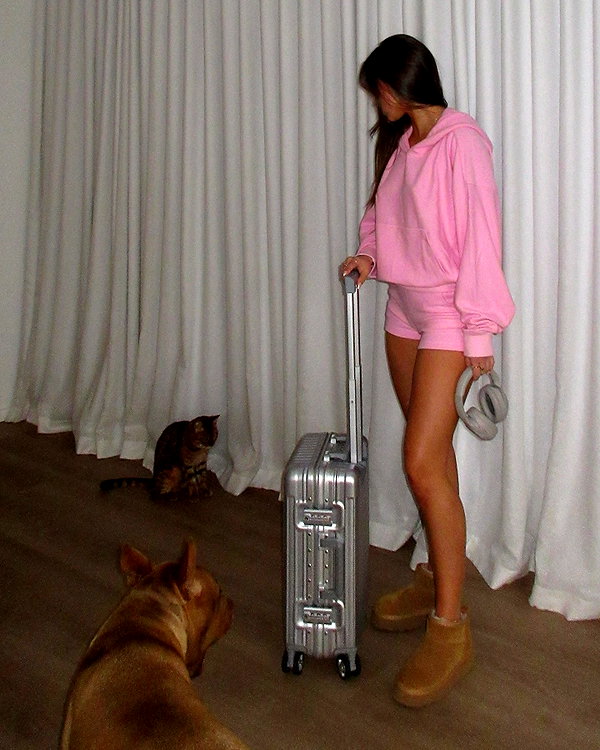 olivia.mathers instagram image archive image