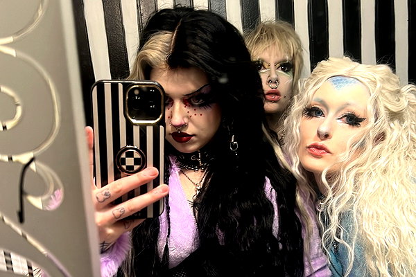 yeahimcaroline instagram image archive image