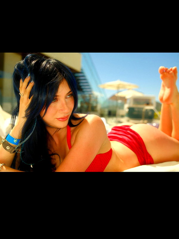 ellianawalmsley instagram image archive image