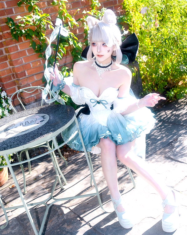 miee_cos instagram image archive image
