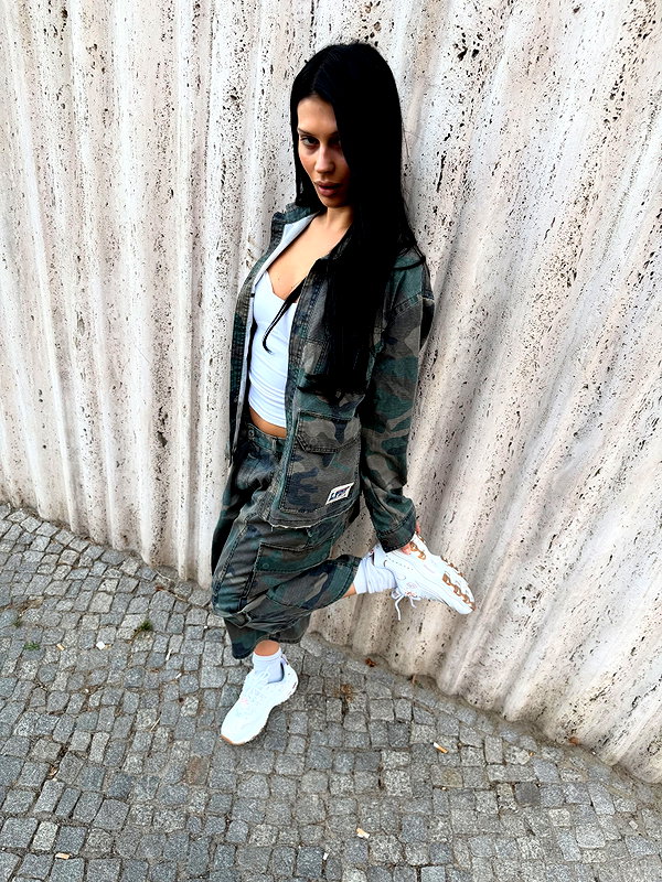 karolinaawasik instagram image archive image