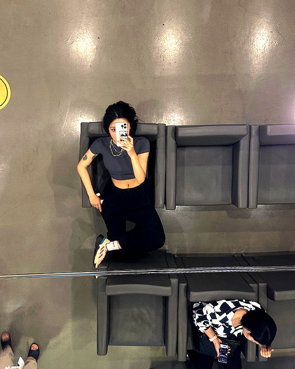 Archived image from @heroineseen on Instagram