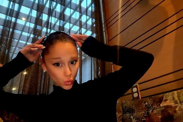 arianagrande instagram image archive image