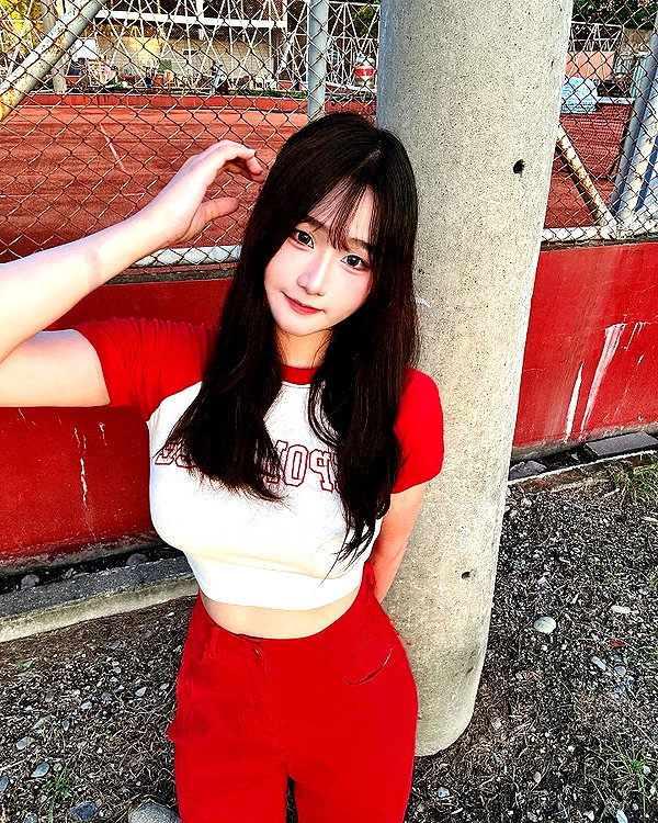lai_931201 instagram image archive image