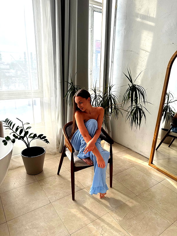 ariana_vomi instagram image archive image