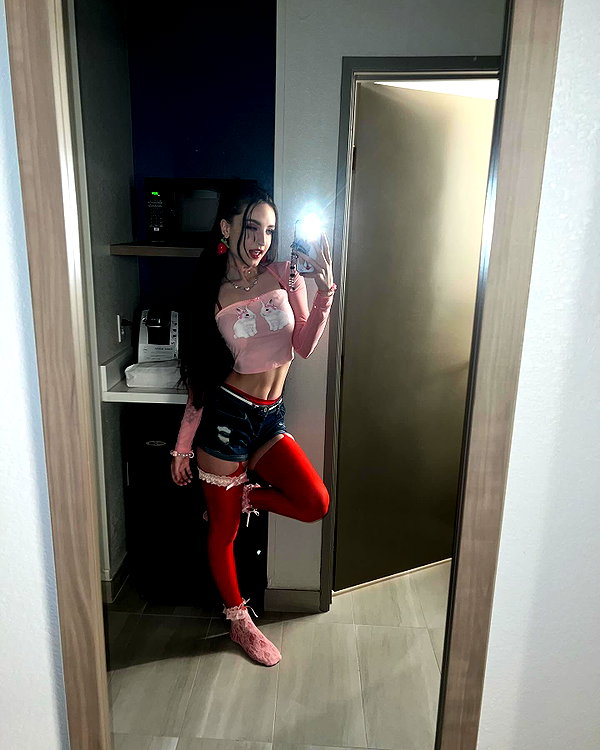 beebeeasmr18 instagram image archive image