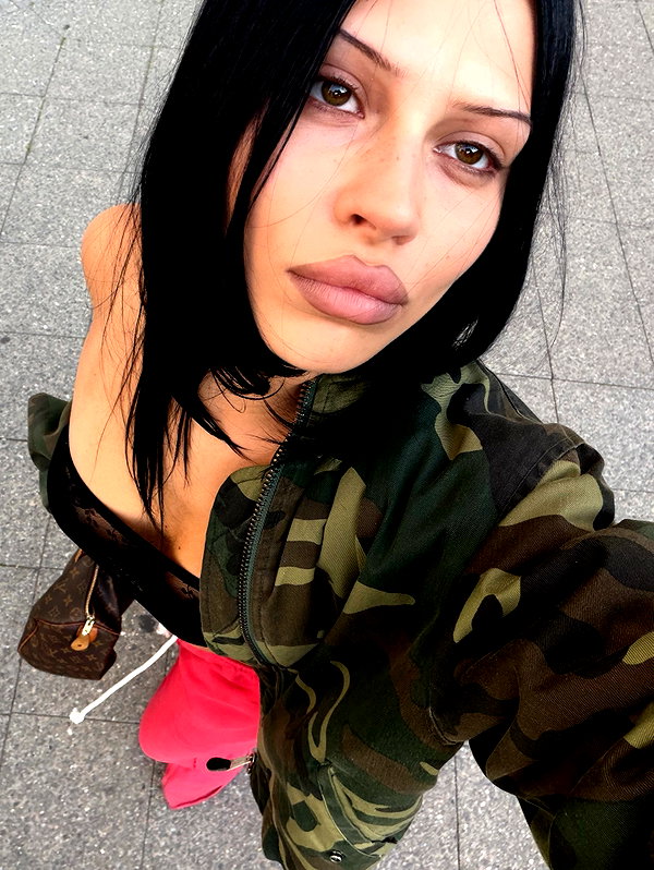 karolinaawasik instagram image archive image