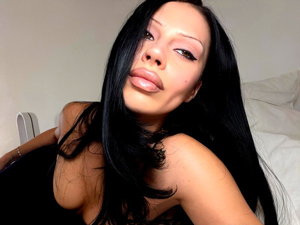 karolinaawasik instagram image archive image