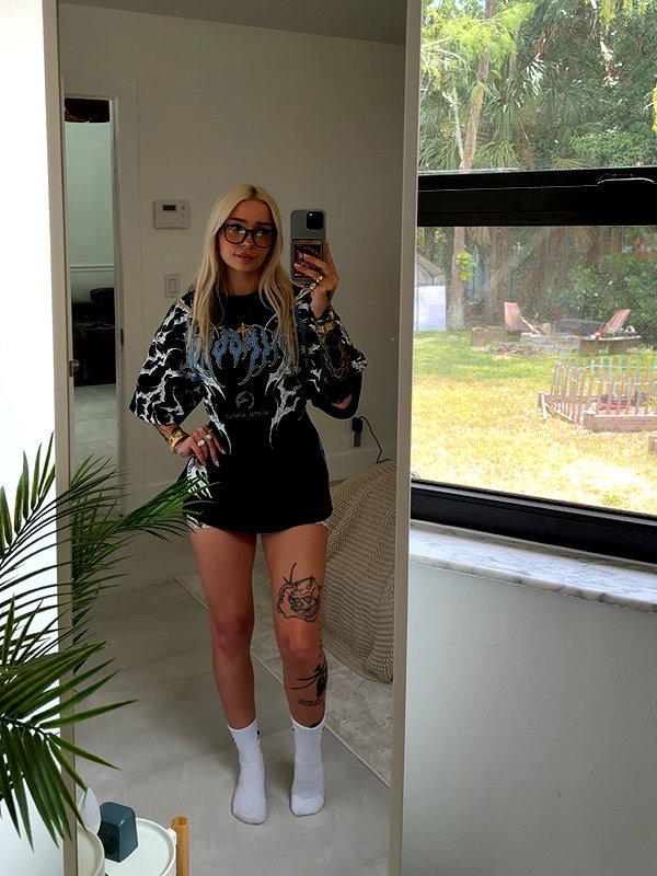 peachtoot.plz instagram image archive image