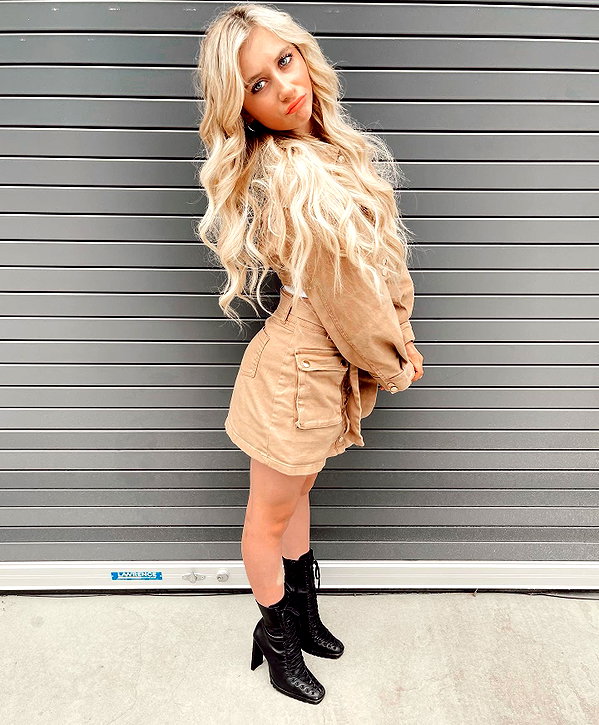 ellianawalmsley instagram image archive image