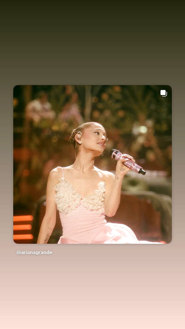 arianagrande instagram image archive image