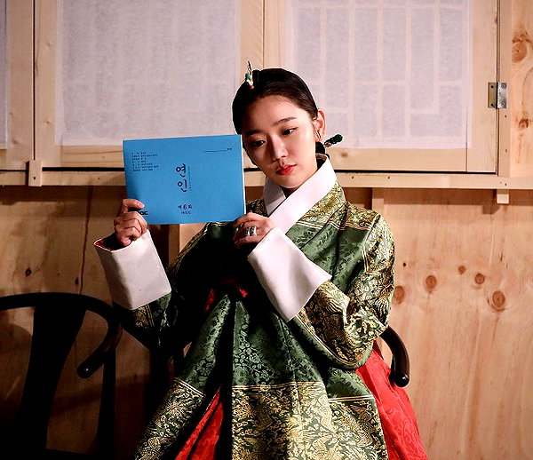 hyeweon__ instagram image archive image