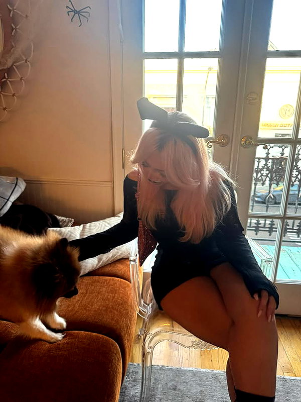 v.qx instagram image archive image