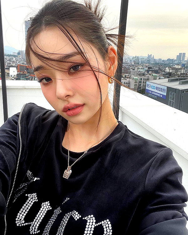 dear.zia instagram image archive image