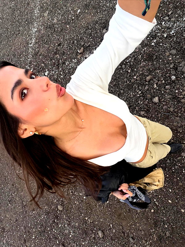ainaratorneg instagram image archive image