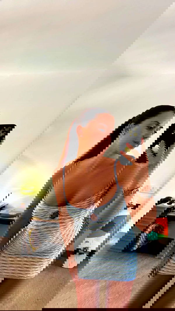 rebeccaschez rebeccaschez archive image