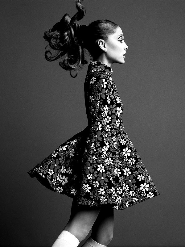 arianagrande instagram image archive image