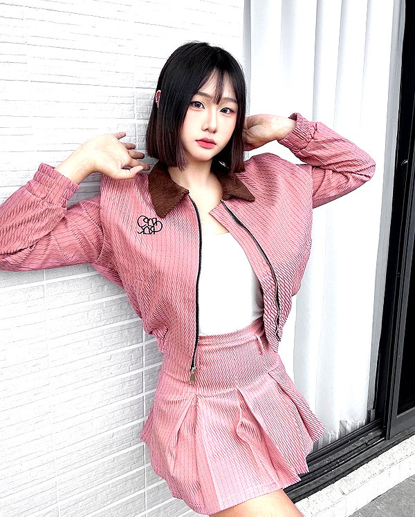lai_931201 instagram image archive image