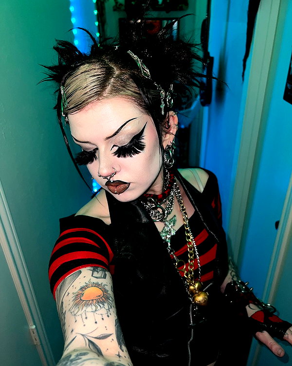 yeahimcaroline instagram image archive image