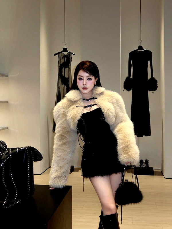 lyhythuedoxinh instagram image archive image