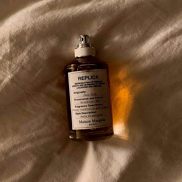 Archived image from @heroineseen on Instagram