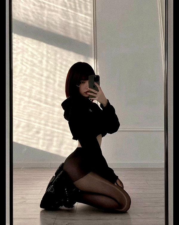iiren_z instagram image archive image