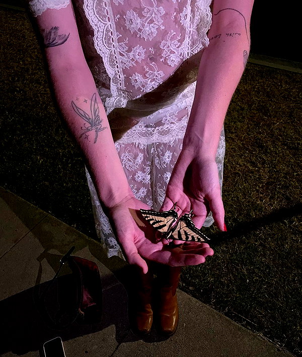 Archived image from @lolabllue on Instagram