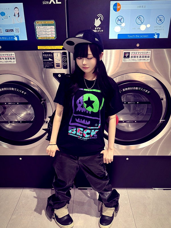 9unxx7 instagram image archive image