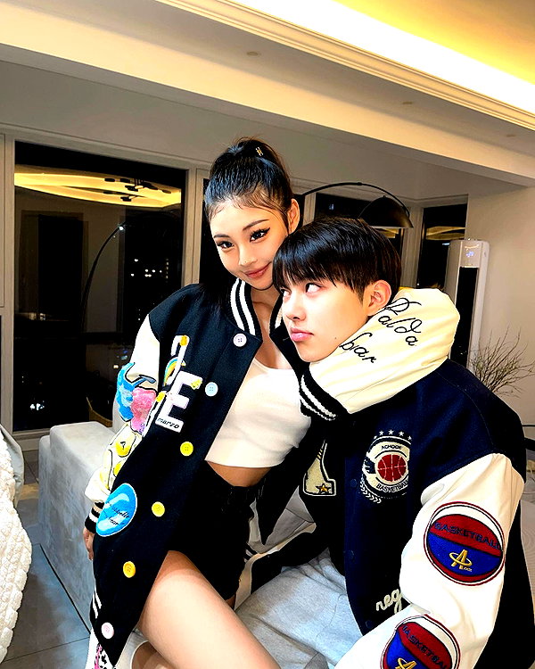 ll.lu1s instagram image archive image