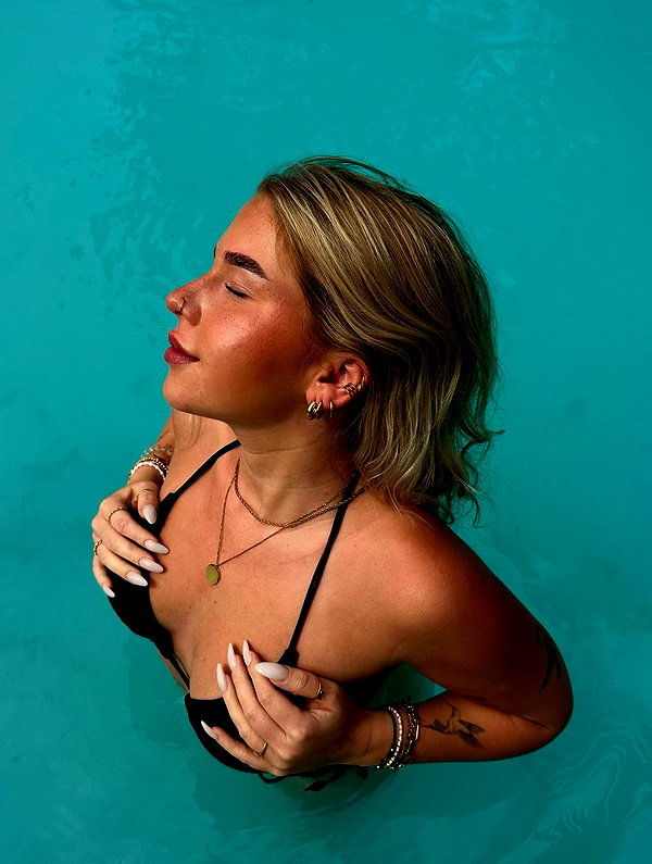 nina.kxs instagram image archive image