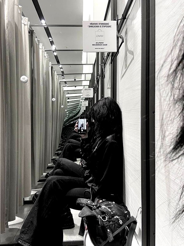 Archived image from @kk3tr1n4 on Instagram