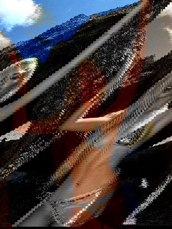 alexandramarianna alexandramarianna archive image