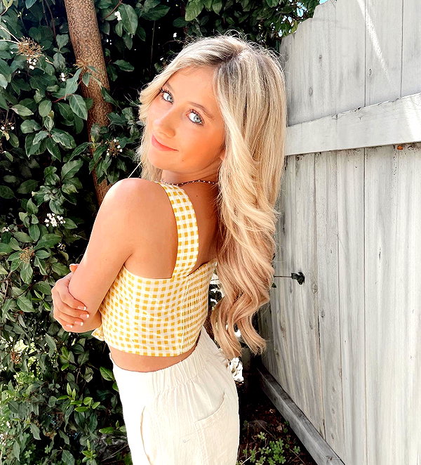 ellianawalmsley instagram image archive image