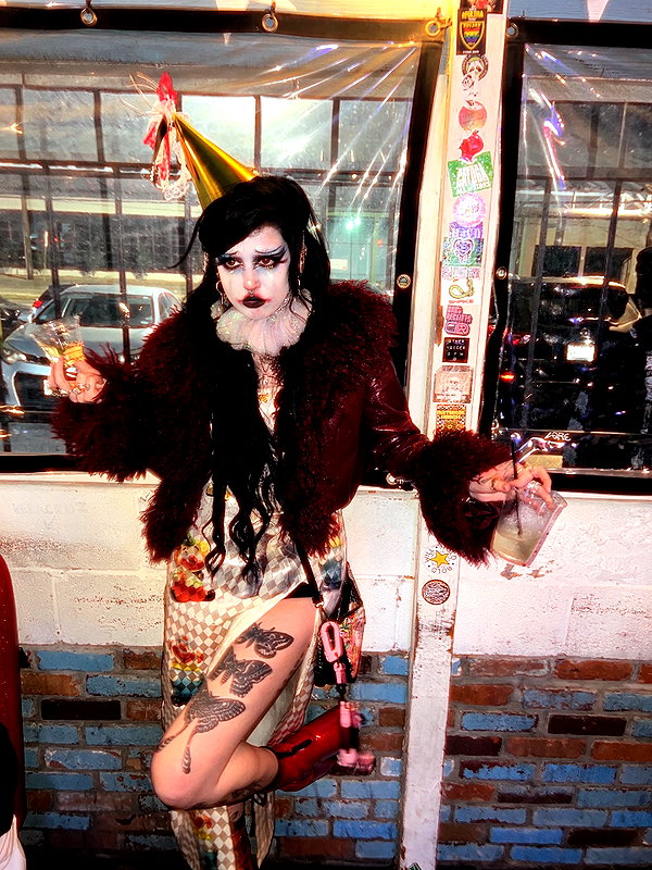 yeahimcaroline instagram image archive image