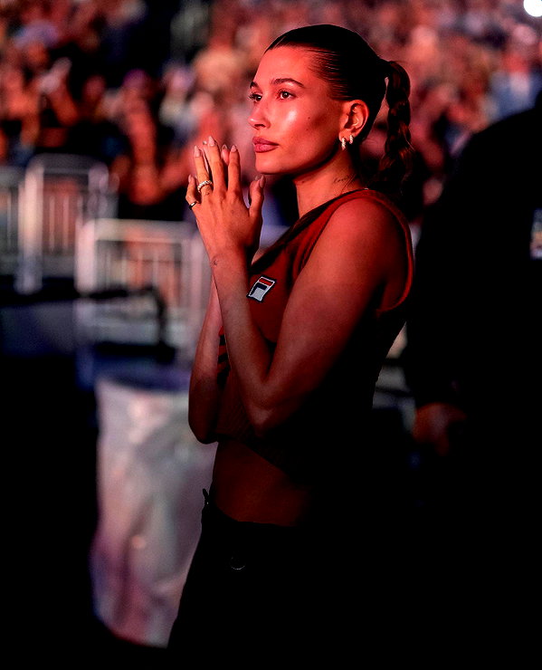 haileybieber instagram image archive image