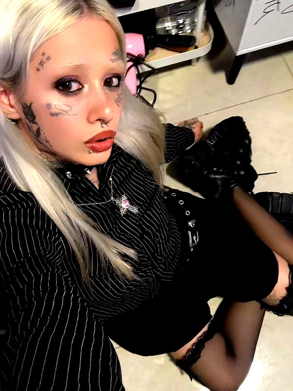 Archived image from @milkaaaa227 on Instagram