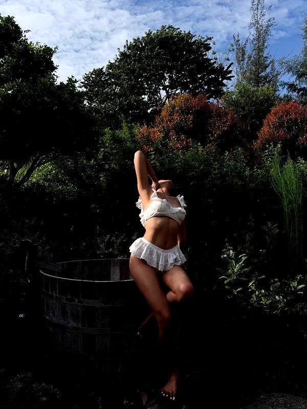 lyhythuedoxinh instagram image archive image