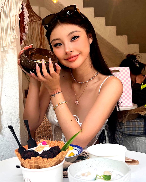ll.lu1s instagram image archive image