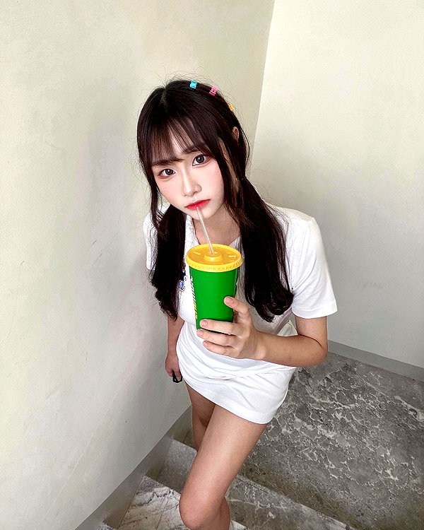 lai_931201 instagram image archive image