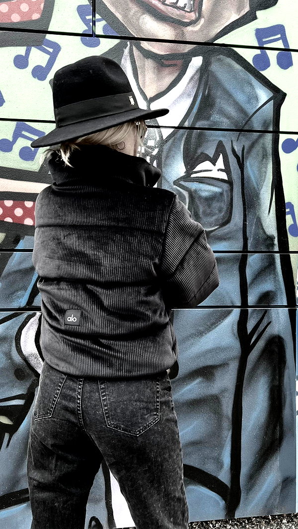 barzomer instagram image archive image