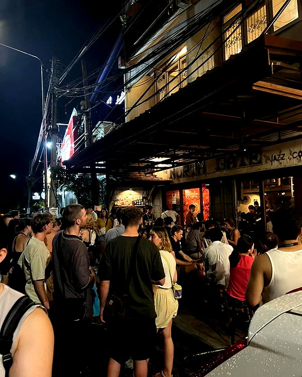 ll.lu1s instagram image archive image