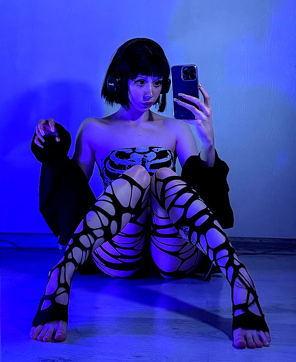 zira_merz instagram image archive image