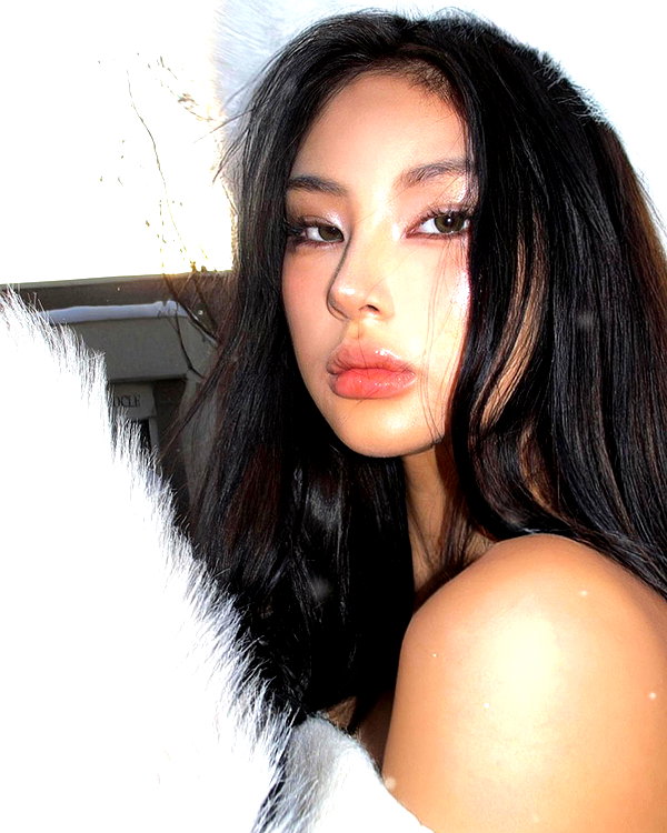 ll.lu1s instagram image archive image