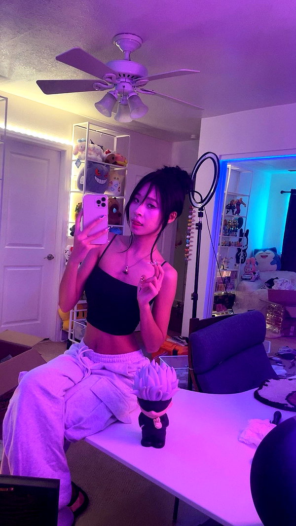 princessamelia_official archive image
